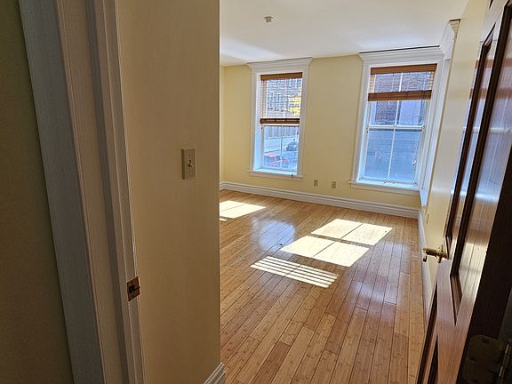 5th image of 15 S Hamilton St #1B-1Ba-629Sqft