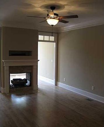 3rd image of 1650 Westover Ln