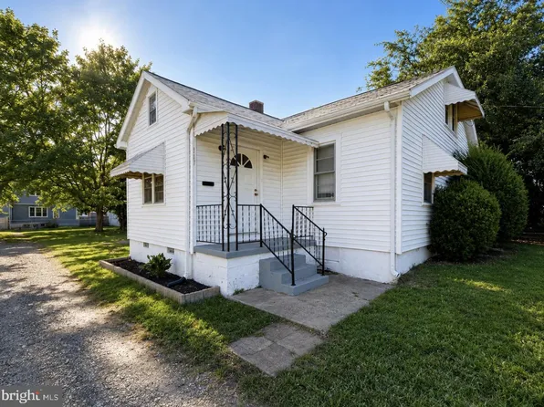 117 Hillcrest Dr, Fredericksburg, VA 22401