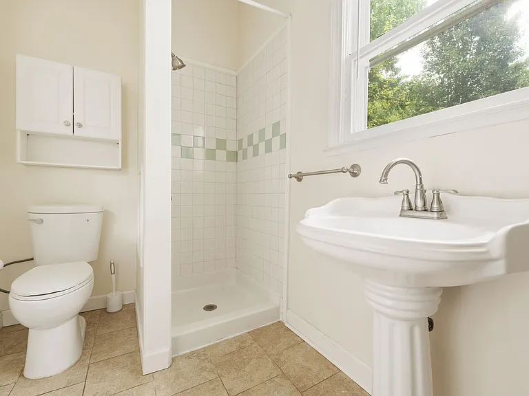 2726 N Roxboro St — Photo 7