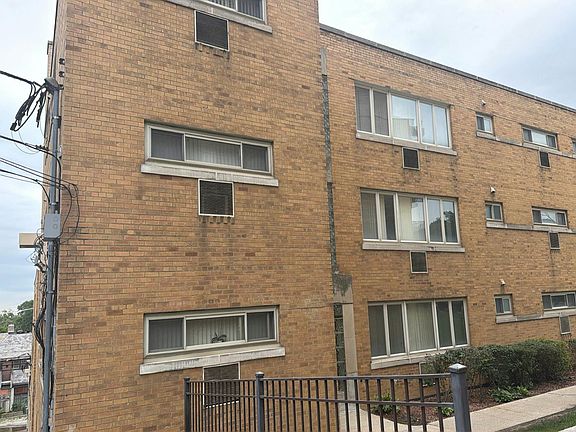 3rd image of 2024 W 111th St APT 2S