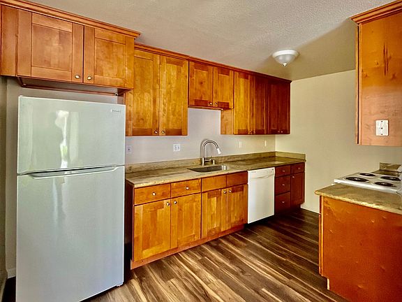 3rd image of 2070 Radio Ave #41