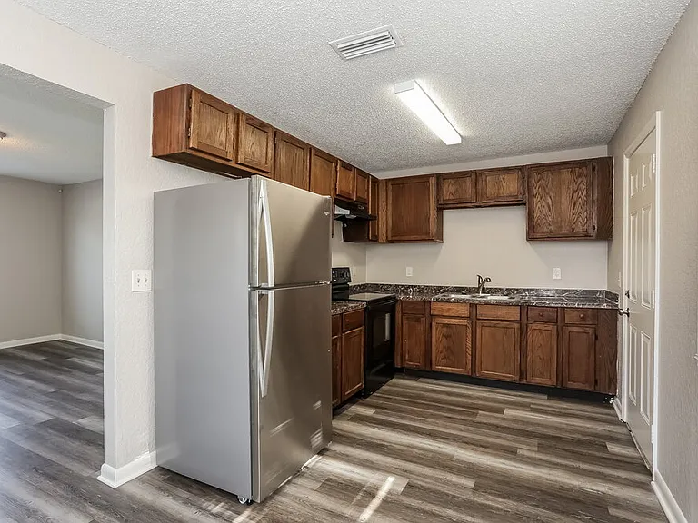 5528 Vernon Rd — Photo 9