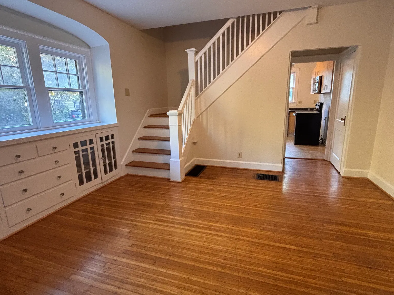 3 bed, 1328 sqft, $1,575 — Photo 4
