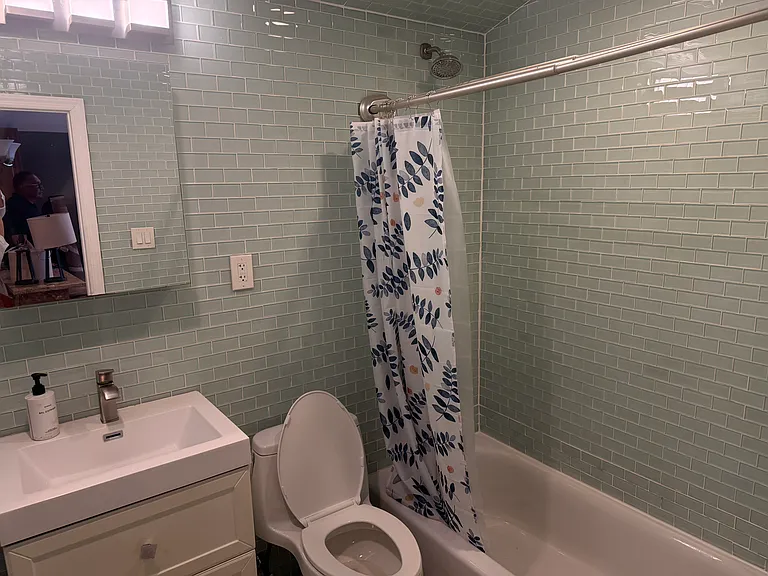 141-46 Pershing Cres #3A — Photo 22