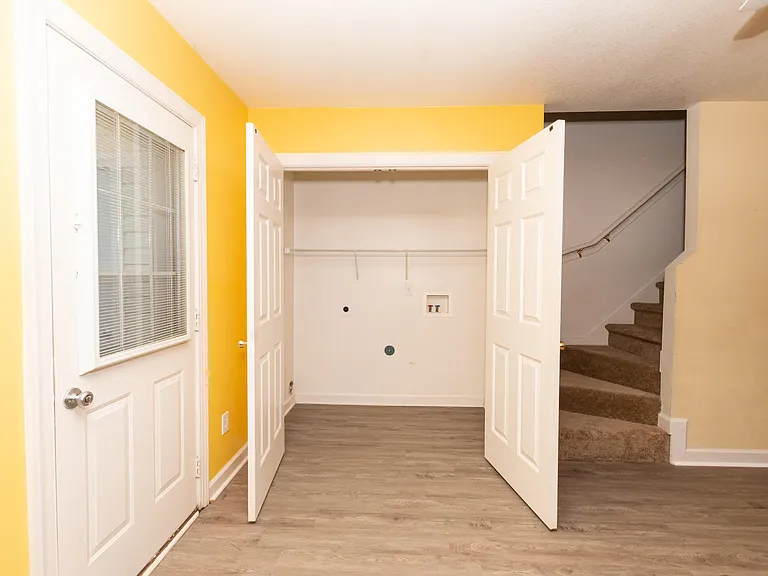 104 Streamwood Dr — Photo 9