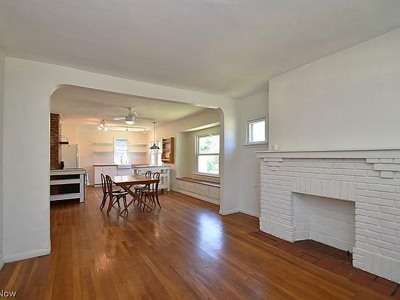 4th image of 1813 Creston Ave
