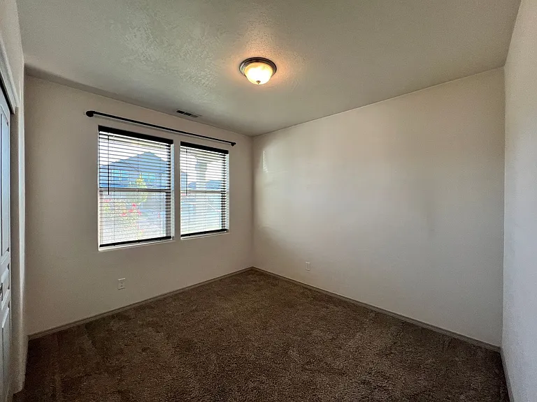 1352 E Nen Dr — Photo 8
