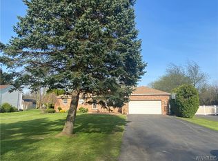 4035 David Rd, Williamsville, NY 14221