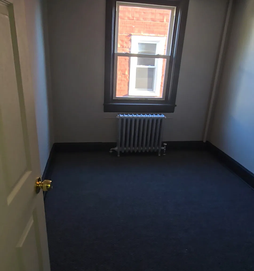 2 bed, 1000 sqft, $1,050 — Photo 1