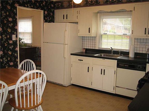4th image of 516 Park Ln
