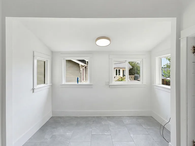 6118 Latona Ave NE — Photo 7