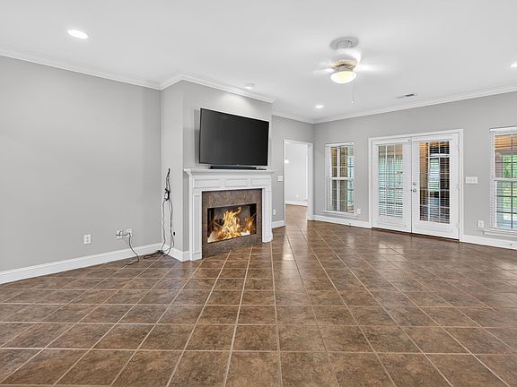5th image of 150 Blackstone Ct