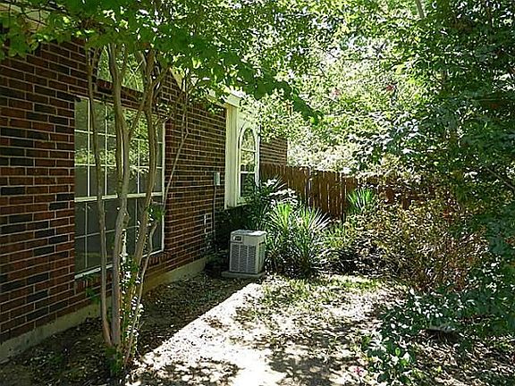 3rd image of 12712 Chinaberry Ct
