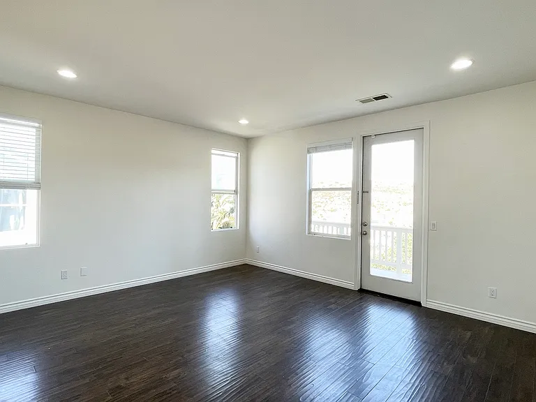 5218 Mariner Dr — Photo 30