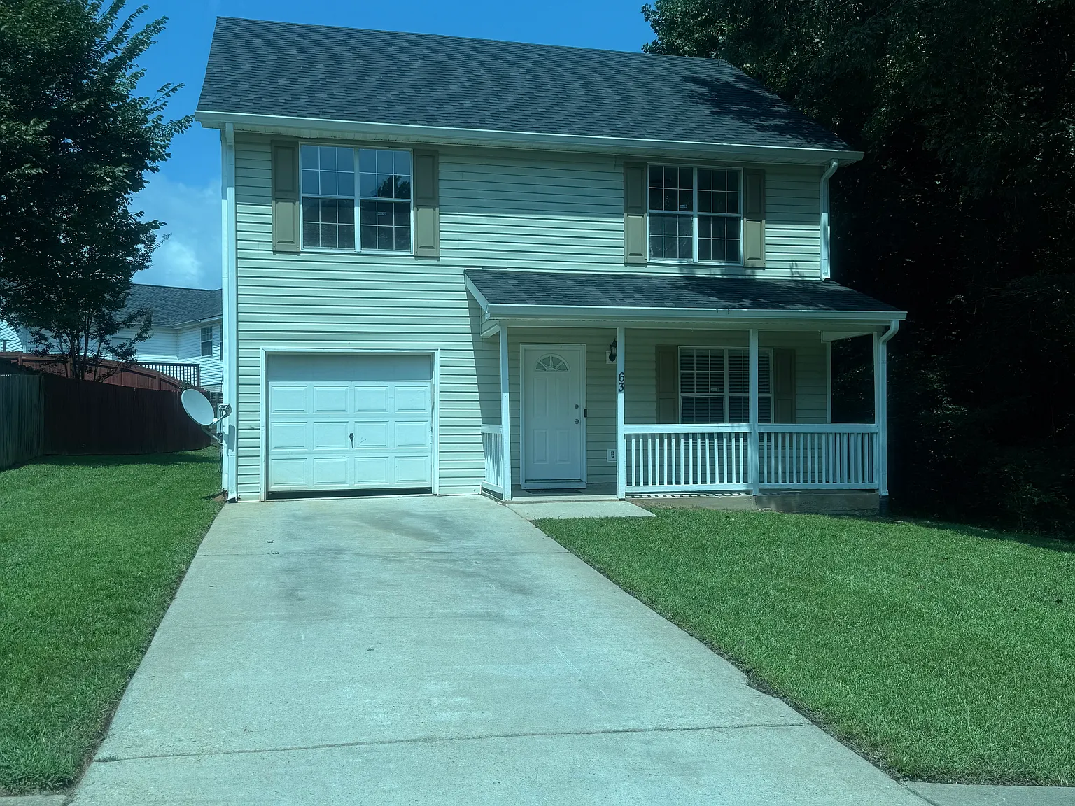 3 bed, 2.5 bath, 1620 sqft, $1,895 — Photo 1
