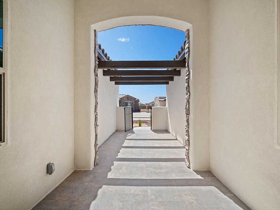 3rd image of 5884 Valle Calma Dr