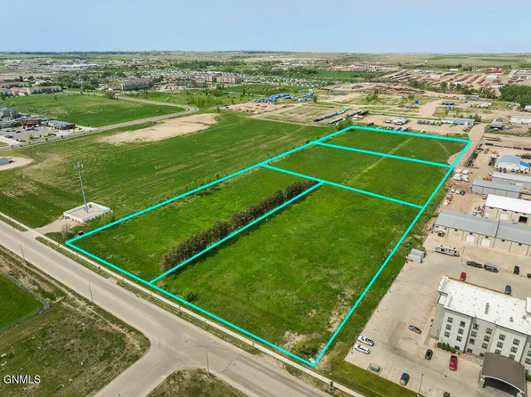 602 & 612 42nd St W, Williston, ND 58801