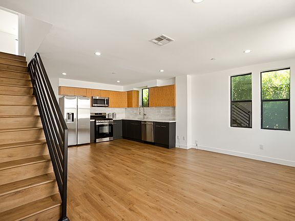 3rd image of 1856 S Redondo Blvd #1/2
