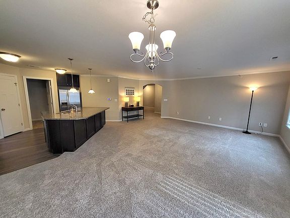 5th image of 213 Westwind Ln