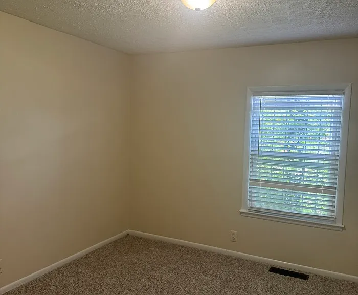 3004 Lytle Dr — Photo 13