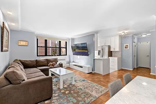 1st image of 315 E 72nd St APT 17M