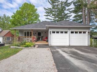10 Clarence Ave, Penetanguishene, ON L9M 1A9