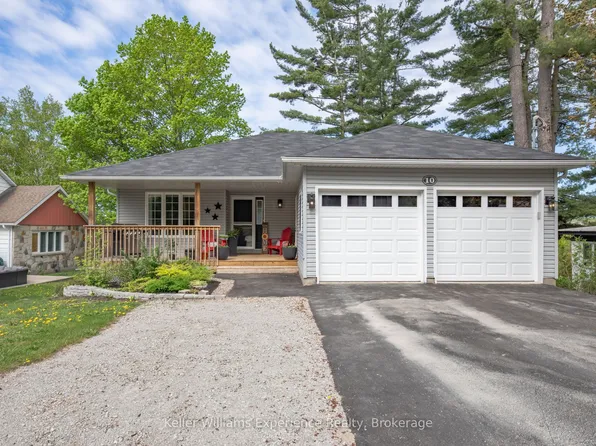 10 Clarence Ave, Penetanguishene, ON L9M 1A9