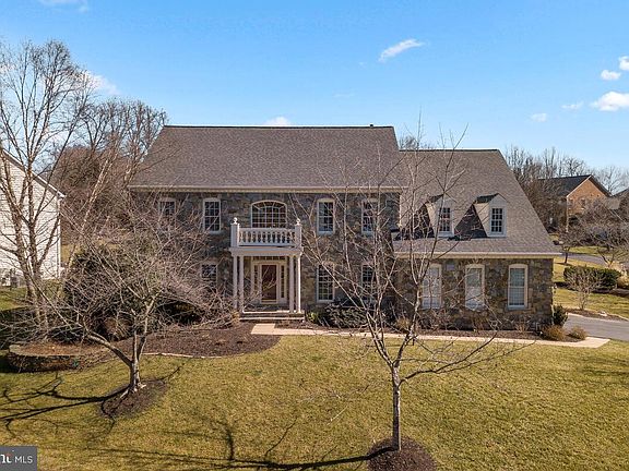 4th image of 43258 Warwick Hills Ct
