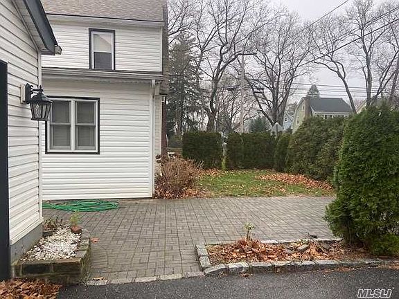2nd image of 25618 Pembroke Ave
