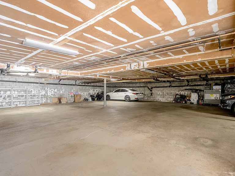 823 E Wilson Ave #C — Photo 20