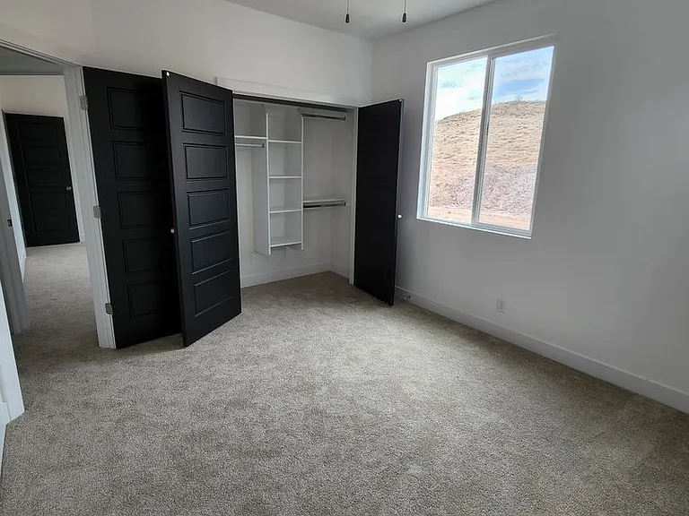 828 E Desert Cactus Dr — Photo 5