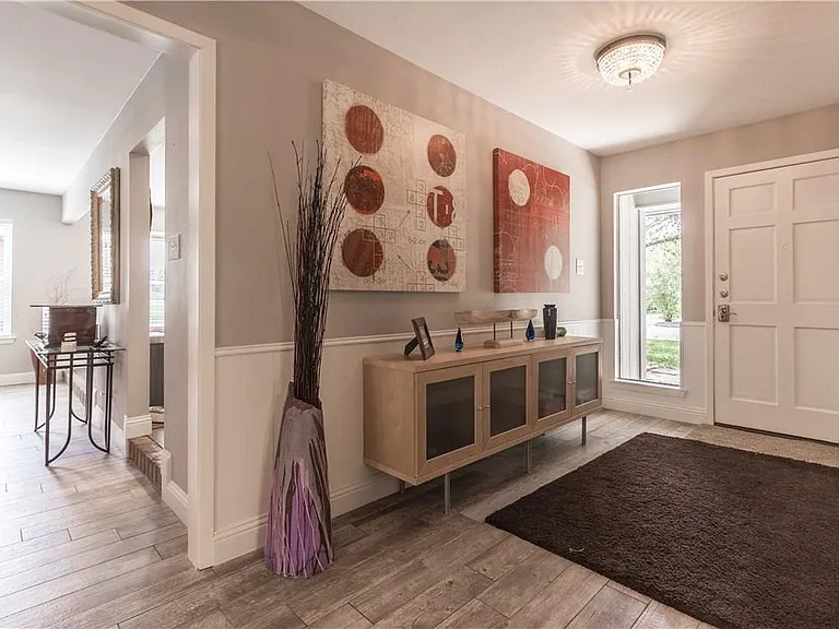 2719 Whispering Trail Cir — Photo 2