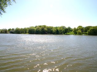 23845 N Forest Dr, Lake Zurich, IL