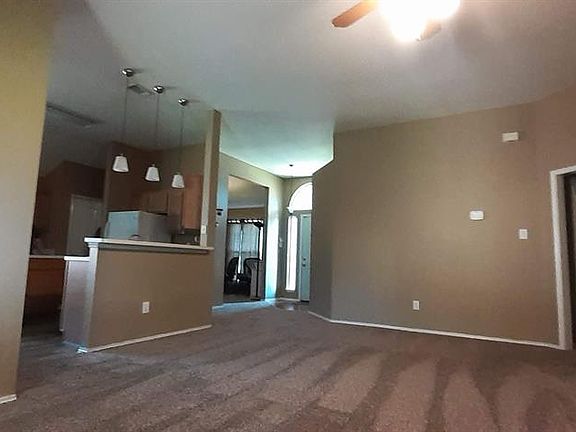 5th image of 714 Crenshaw Dr
