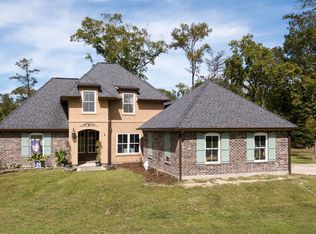 1155 Bayou Portage Rd, Saint Martinville, LA 70582