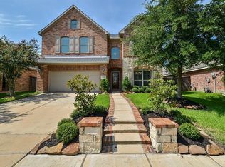 18326 N Elizabeth Shore Loop, Cypress, TX 77433