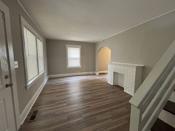 2nd image of 3524 Leybourn Ave