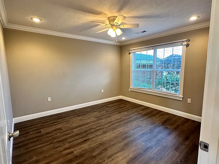 186 Bluegrass Dr — Photo 7