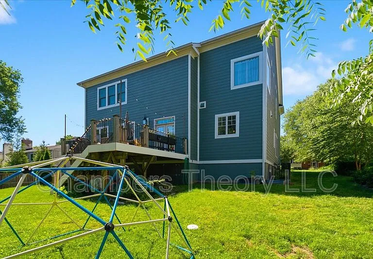 7010 Girard St — Photo 54