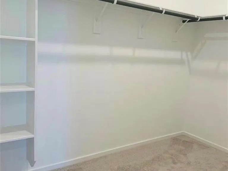 226 Draper Shadows Dr — Photo 17