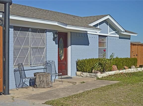 4th image of 3060 NW 32nd St