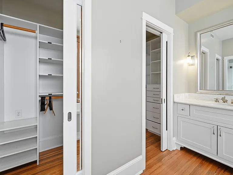 922 E Capitol St NE — Photo 36