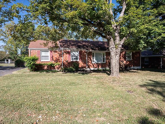 3rd image of 1026 Meadowview Dr