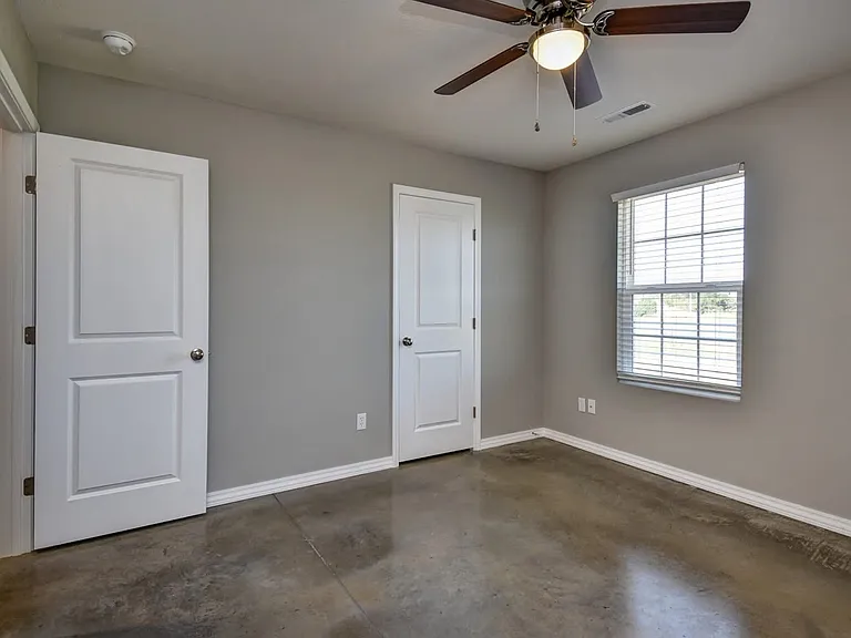 607B W Morgan Ct — Photo 11