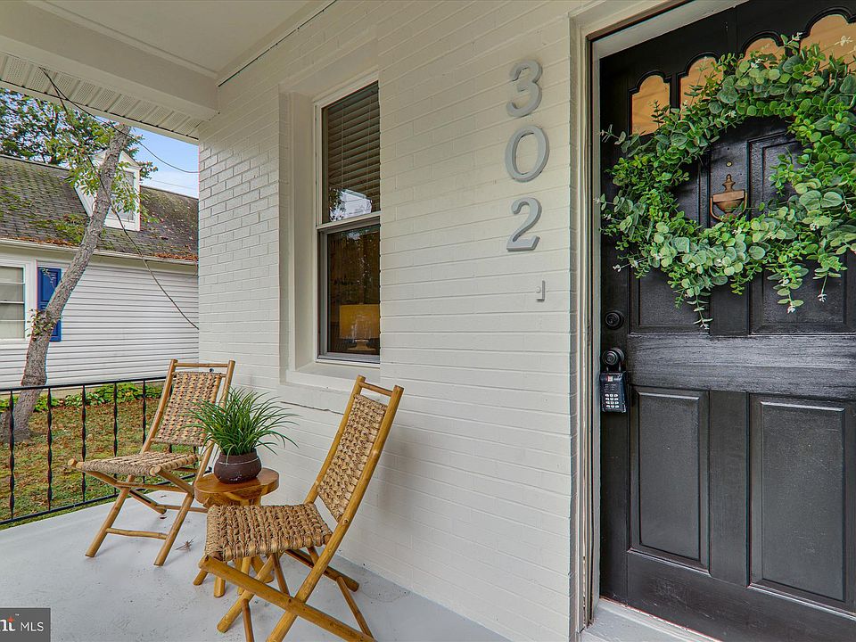 1st image of 302 E Del Ray Ave