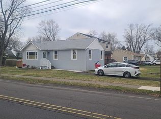 306 Grape St, Warminster, PA 18974