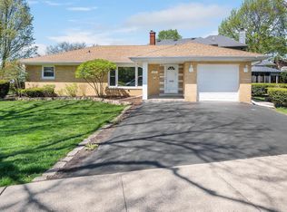 830 Elm St, Western Springs, IL 60558