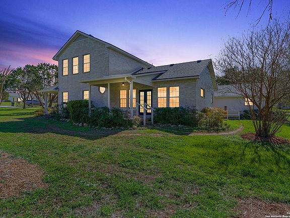4th image of 5849 Circle Oak Dr.