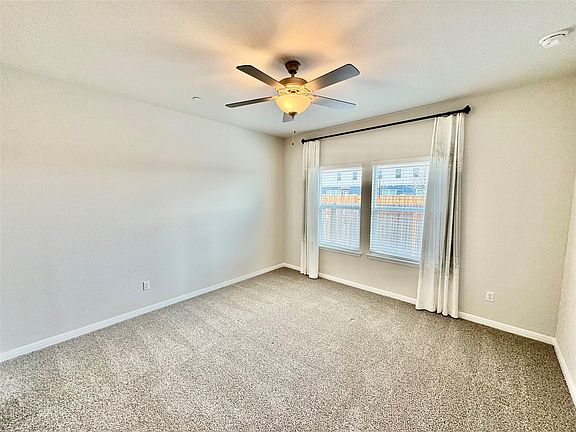 3rd image of 165 Calcite Rd Unit 5